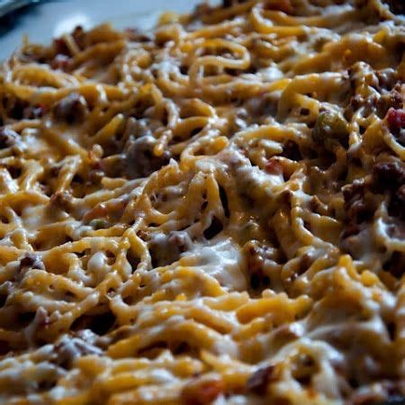 So simple yet so delicious and perfect for weeknight meals. Baked Spaghetti - Paula Deen Recipe - (4.5/5) | Recipe ...
