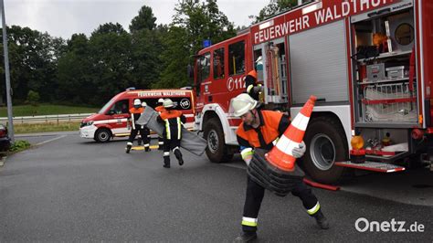 Zwei Gruppen der Feuerwehr Waldthurn meistern Leistungsprüfung Onetz