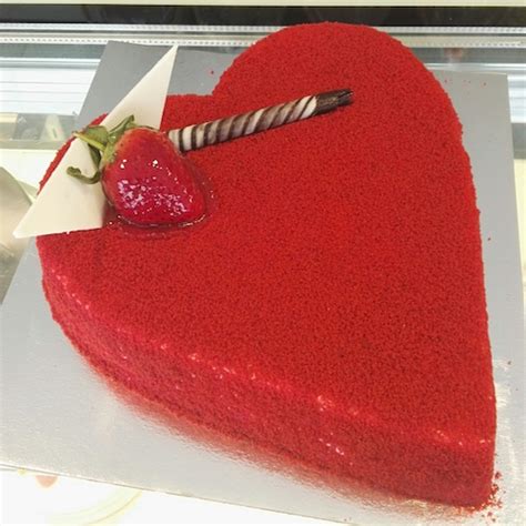 Order heart shape red velvet cake and online in delhi, noida, greater noida, ghaziabad, gurugram (gurgaon) and faridabad from cake express and get free home delivery. Min 1Kg - Heart shaped Red Velvet cake - SKUCAK101 ...