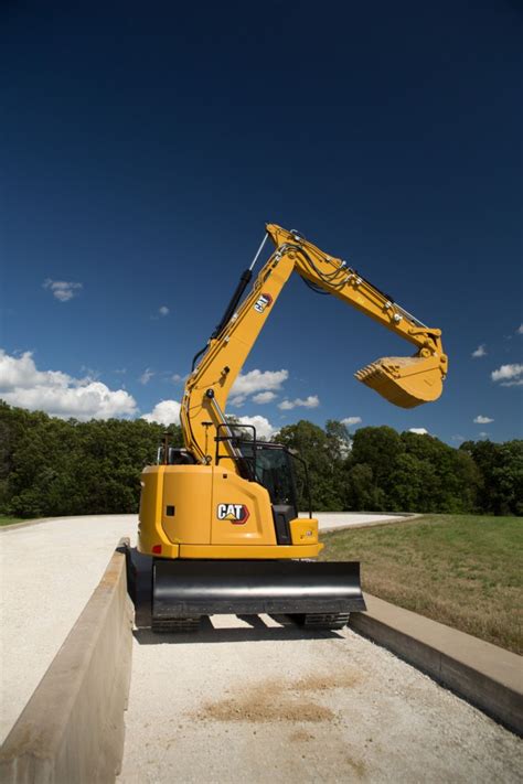 Generally, picking the right excavator is going to be based off the size and scope of the. New Cat 315 small Excavator design delivers big ...