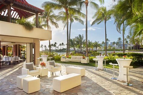 Hilton Hawaiian Village Waikiki Beach Resort Honolulu Hotels Skyscanner