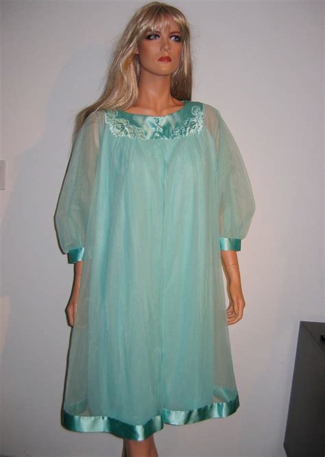 Hold For Juttamorris 60s Nightgown With Matching
