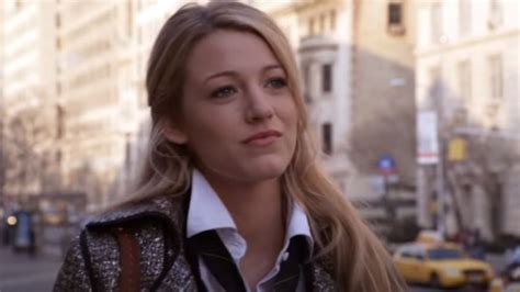 Things You Never Noticed In The First Episode Of Gossip Girl