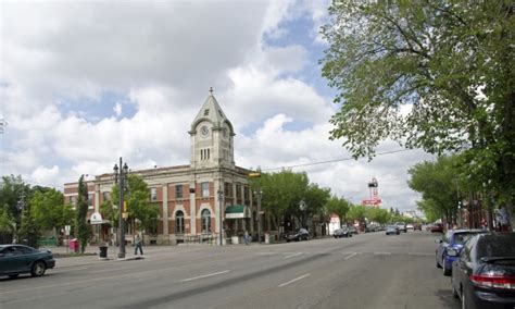 Discover Edmonton’s Whyte Avenue in a day | Smart Tips