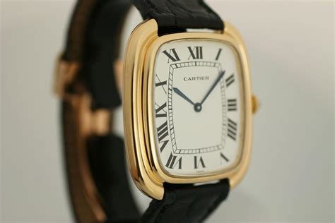 1970 Cartier Paris Ellipse Watch For Sale - Unisex Vintage Time only