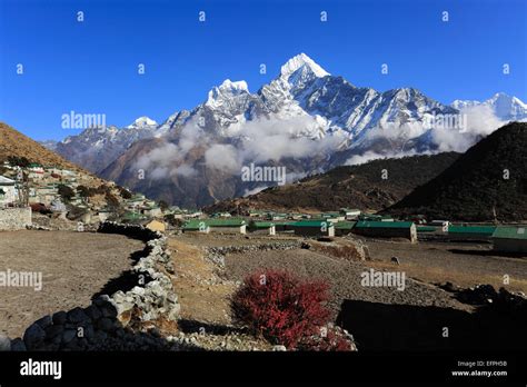 Image Of Khumjung Village On The Everest Base Camp Trek Solukhumbu