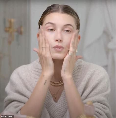 Hailey Bieber Reveals 1040 Beauty Routine She Uses Before A Shoot Beauty Routines Normal