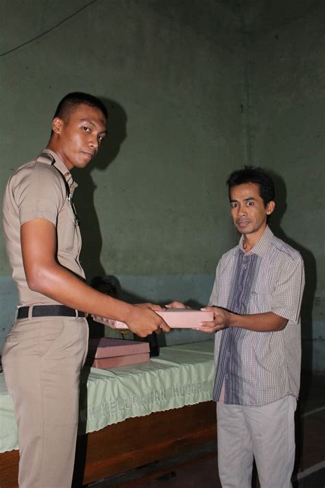 Perpisahan dan Penyerahan Cinderamata