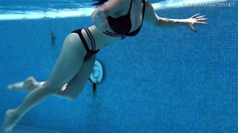 Big Tits Sheril Goes Underwater Naked