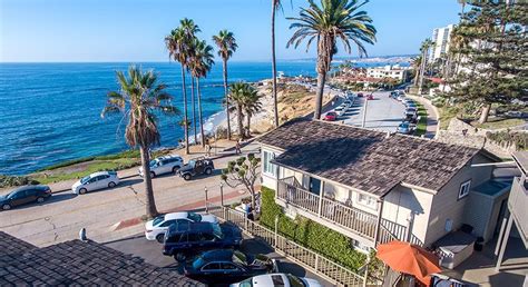 Anchored by the scripps institute of oceanography pier, this is a busy swimming area popular among families and surfers alike. Ariel View of Scripps Inn by the HWY 101 and the Pacific ...