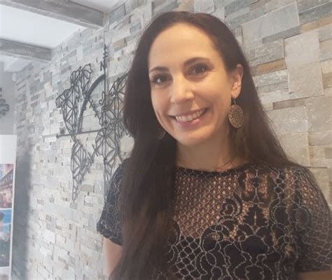 Il s'agit d' une infraction punie par loi. Agent de voyages à domicile : Céline Mouren a opté pour l ...