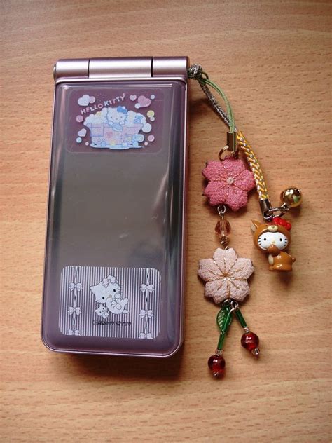Pin By Mei 💌 On Flip Phones Phone Charm Retro Phone Japanese Cell