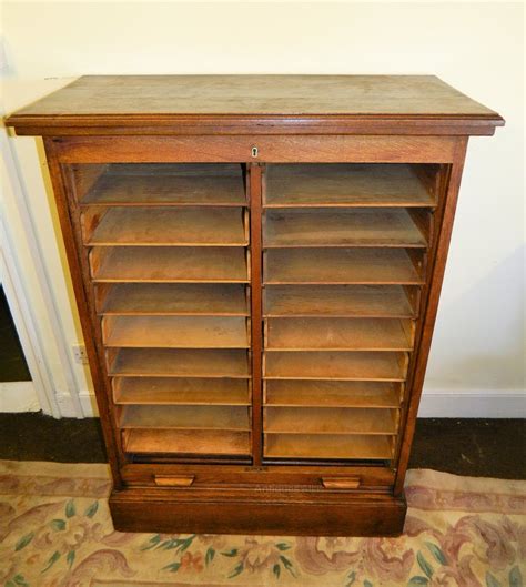 This premium filling cabinet is fully welded making it practical and robust with a load weight of 40kg. Large Oak Filing Cabinet - Antiques Atlas