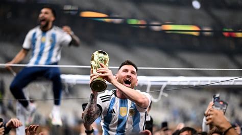 Messi Levantando La Copa Del Mundo Fotos Historicas De Leo Con La