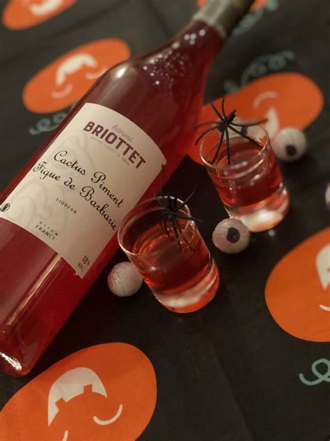 L'article plat du cactus (appelé cladode) qui peut être consommé comme un légume, les pétales de la fleur qui peuvent être ajoutés dans une salade et le fruit (la figue) qui est consommé comme n'importe quel autre fruit. Recette cocktail Shot d'Halloween à base de Liqueur de ...