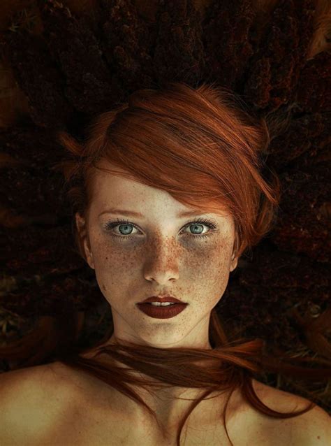 15 Freckled People Wholl Hypnotize You With Their Unique Beauty Beautiful Redhead Beautiful