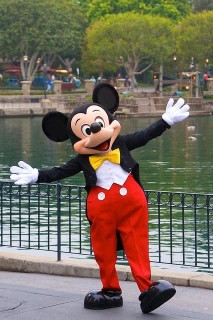 Everything You Need To Know About The Disney Theme Park Measles Outbreak