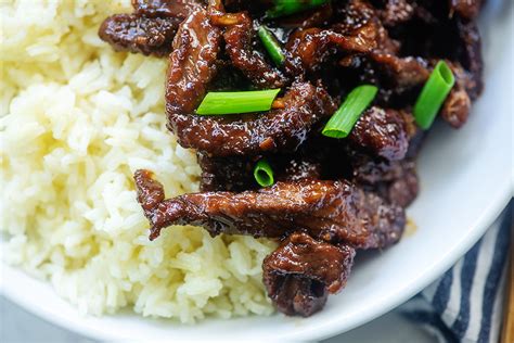 Mongolian beef that's easy to make in just 30 minutes, crispy, sweet and full of garlic and ginger flavors you love from your favorite chinese restaurant. Easy Mongolian Beef Recipe in the Air Fryer! | AirFried.com