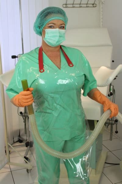 frau dr anna von sax fetischklinik avs nordhausen pvc schürze krankenschwester kleidung