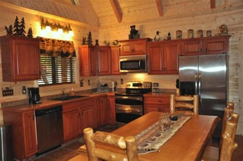 These amazing vacation cabins offer spacious and open floor plans that are perfect for accommodating larger groups! Amazing Branson Log Cabins - Branson, Missouri