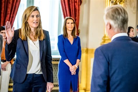 Minister van binnenlandse zaken, inst. Schotenaren loven kwaliteiten nieuwe minister Annelies ...