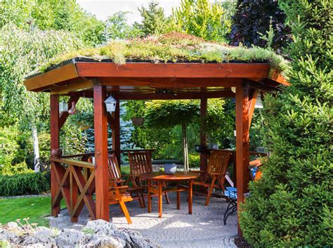 Unsere überdachte gartenbank bietet auch an grauen tagen gemütliche sitzplätze für bis zu 10 personen. Sitzplätze Im Garten überdacht