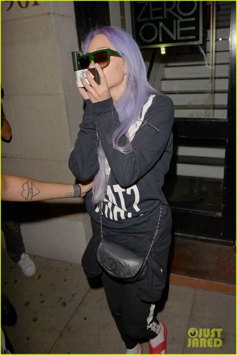 Amanda Bynes Dyes Her Hair Purple Shares Photo Of New Look Photo