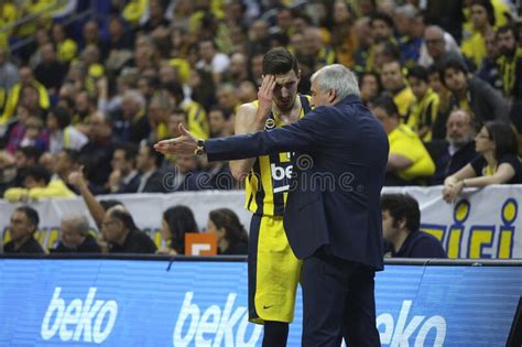 Fenerbahçe'de 5 futbolcu, sivasspor maçında görev alamadı. Dialogue for a Free Tibet editorial stock photo. Image of ...