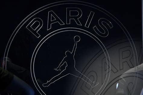 Jordan punta su rosa e viola per la quarta maglia del PSG ...