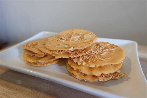 Resep Almond Crispy Cookies Camilan Simpel Untuk Lebaran