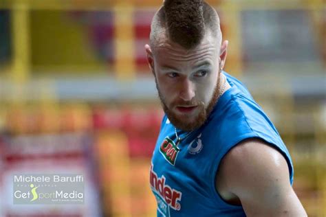 Consultez notre catalogue de films gratuits, votre prochain voyage est ici. Earvin Ngapeth The Coolest Volleyball Hairstyle