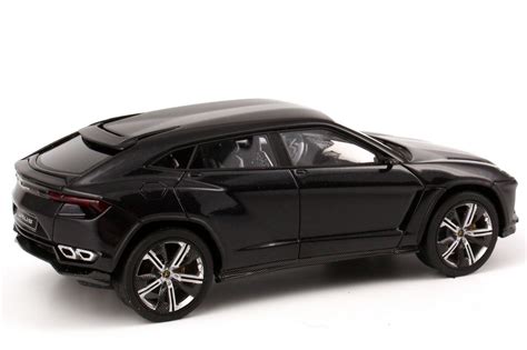 Hauptfunktionen des elektroautos lamborghini urus, schwarz lamborghini urus, schwarz erreicht eine geschwindigkeit von bis zu 6 km/h nach einer ladung beträgt die betriebsdauer 90 min 1:43 Lamborghini Urus schwarz black-pegaso - 1 of 99 ...