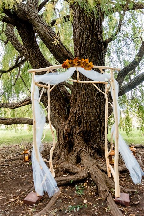 Wedding arch decorations are mostly in wooden or wrought iron frames. DIY Wood ceremony arch made by the groom - fall wedding at ...