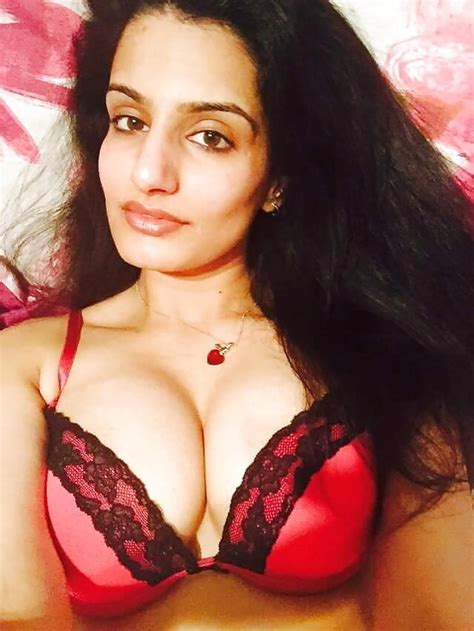 Busty Paki Goddess Wife Exposed Huge Tits Aunty Desi Indian Porn