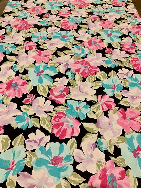 Whimsical Vintage 70s Flower Power Floral Hippie Fabric Cotton Yardage