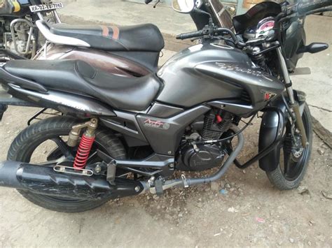 The clutch is extremely smooth and gear shifting becomes incessantly facile and effortless. Used Hero Honda Hunk Bike in Bangalore 2011 model, India ...