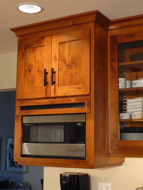 Constructed of solid maple and birch, the platinum shaker cabinets provide a sturdy and dependable storage solution for your kitchen or vanity. Shaker Cabinets : Seattle Custom Cabinetry | Birch kitchen ...