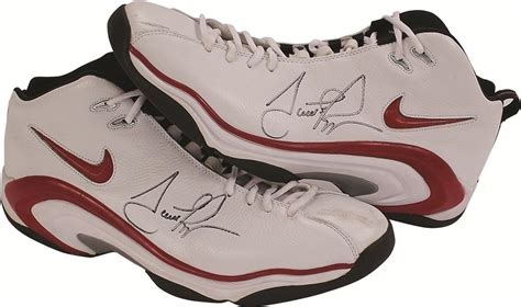 Best hoop duo of all time and executor of the legendary doberman defense. find many great new & used options and get the best deals for new men's nike air scottie pippen retro white shoes size 8 at the best online prices at ebay! Scottie Pippen Chicago Bulls Autographed Game Sneakers