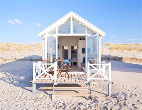 Nachfolgend finden sie eine auswahl aktueller exposés zum thema „haus mieten aus unserem portfolio. Strandhäuser Den Haag | Strandhäuser, Strandhaus holland ...