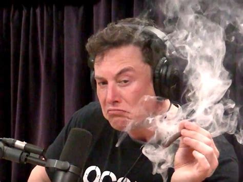 Elon Musk Aparece Fumando Maconha Em Entrevista Na Internet Gq Poder