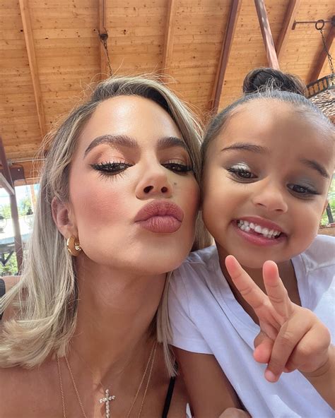 Khloe Kardashian Shows Off Massive Lips In New Pic With Niece Dream 5