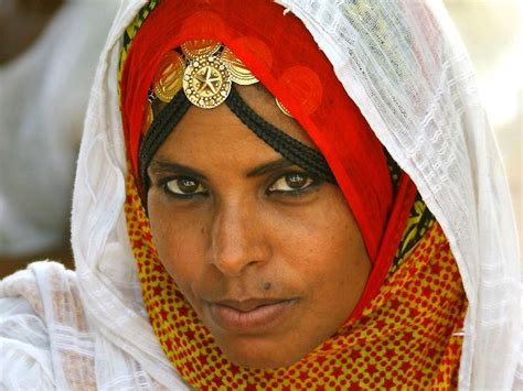 Resultado de imagen de Rashaida women | Photographs of people, Africa ...