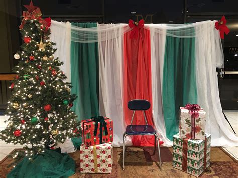 DIY easy Christmas Santa photobooth backdrop plastic tablecloths