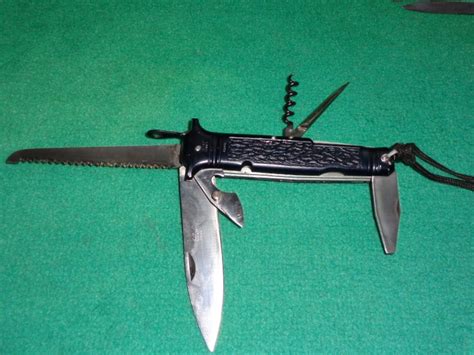 Traditional Folding Military Knives