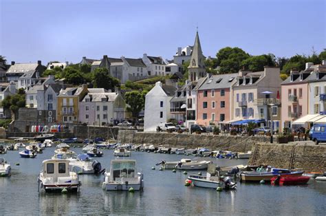 Morbihan (/ ˈ m ɔːr b i ə n /; Morbihan - Information France