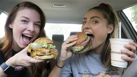 Binge Eating Videos Find Big Audience Even For Weight Loss Ap News