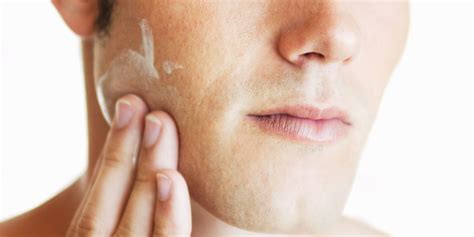 The 11 Best Face Moisturizers For Men According To A Dermatologist