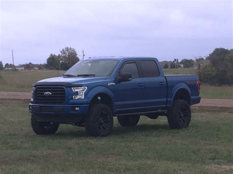 5.0l, automatique 10 vitesse, 4x4 ensemble remorquage avec freins électriques et trailer. 2015 Ford F-150 FX4 Sport Lifted & Loaded 4x4 f150 crew ...