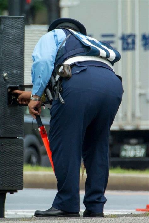 どっしりした中年男性警察官の可愛いお尻本当に触りたいなぁ～～ Espn Body Chubby Men Hot Cops Fat Man Men In Uniform
