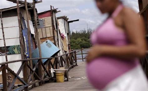 Expectant Couples Avoiding Latin America Other Zika Hotspots